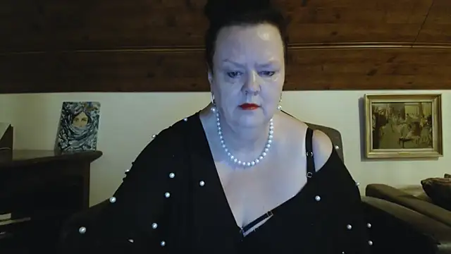 Snapshot of TiffanyMature chatting on 05/03/26, 08:15 TiffanyMature online show from 05/03/26, 08:15