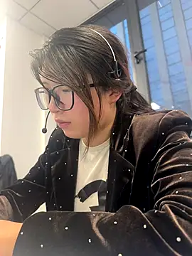 Snapshot of SSlady521 chatting on 09/09/25, 10:04 SSlady521 online show from 09/09/25, 10:04