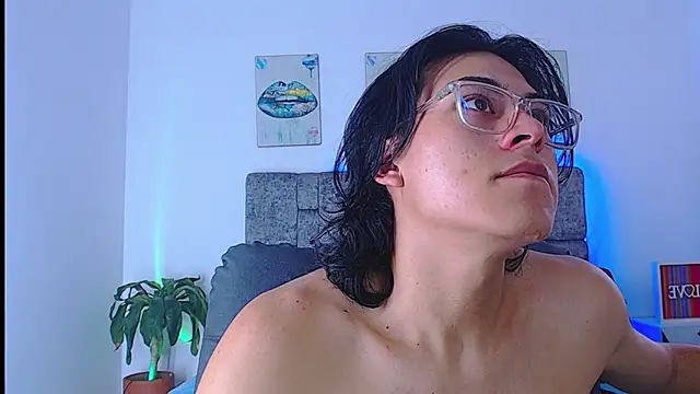 dirty model online show from 09/15/25, 10:21