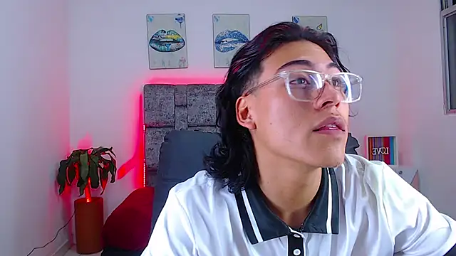 dirty model online show from 10/15/25, 11:16