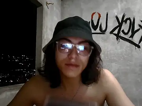 Snapshot of dirty_model chatting on 05/06/26, 03:02 dirty model online show from 05/06/26, 03:02