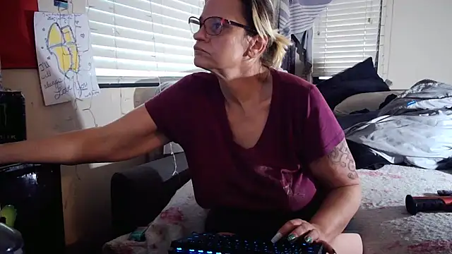 Snapshot of PremiumKitty chatting on 02/02/26, 01:04 PremiumKitty online show from 02/02/26, 01:04