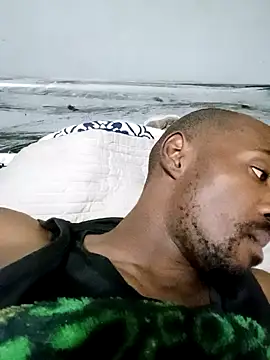 Snapshot of thabang2222 chatting on 10/24/25, 02:30 thabang2222 online show from 10/24/25, 02:30