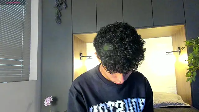 Snapshot of NoahDupont chatting on 10/03/25, 08:50 NoahDupont online show from 10/03/25, 08:50