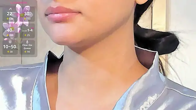 VioletHilton online show from 10/28/25, 06:43