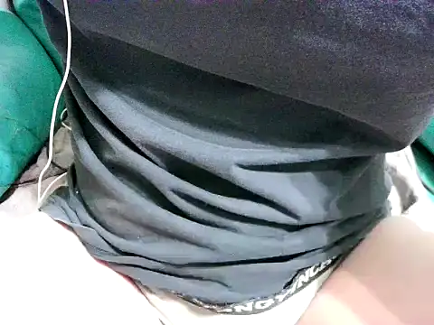 Snapshot of kk5413 chatting on 02/14/26, 01:52 kk5413 online show from 02/14/26, 01:52