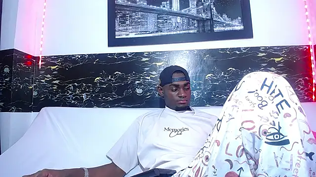 Snapshot of eebony_stallion chatting on 09/11/25, 02:55 eebony stallion online show from 09/11/25, 02:55