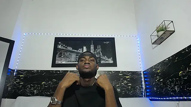 Snapshot of eebony_stallion chatting on 09/15/25, 11:05 eebony stallion online show from 09/15/25, 11:05