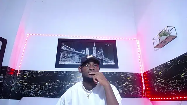 Snapshot of eebony_stallion chatting on 09/20/25, 03:07 eebony stallion online show from 09/20/25, 03:07