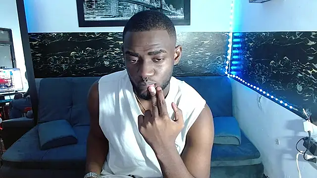 Snapshot of eebony_stallion chatting on 10/08/25, 03:15 eebony stallion online show from 10/08/25, 03:15