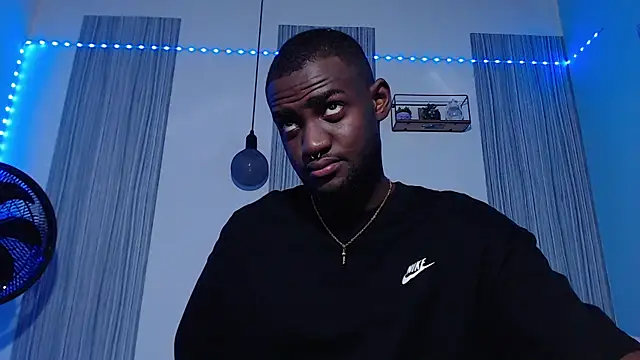 Snapshot of eebony_stallion chatting on 10/16/25, 02:56 eebony stallion online show from 10/16/25, 02:56