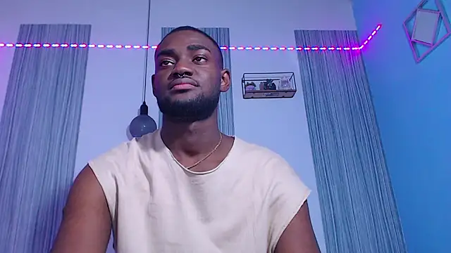 Snapshot of eebony_stallion chatting on 10/18/25, 03:20 eebony stallion online show from 10/18/25, 03:20