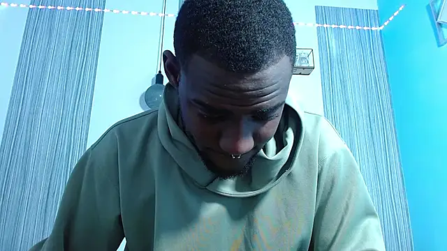 Snapshot of eebony_stallion chatting on 10/23/25, 03:17 eebony stallion online show from 10/23/25, 03:17