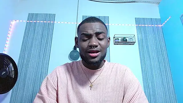 Snapshot of eebony_stallion chatting on 10/28/25, 03:10 eebony stallion online show from 10/28/25, 03:10