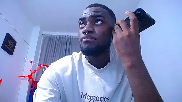 Snapshot of eebony_stallion chatting on 10/30/25, 02:57 eebony stallion online show from 10/30/25, 02:57