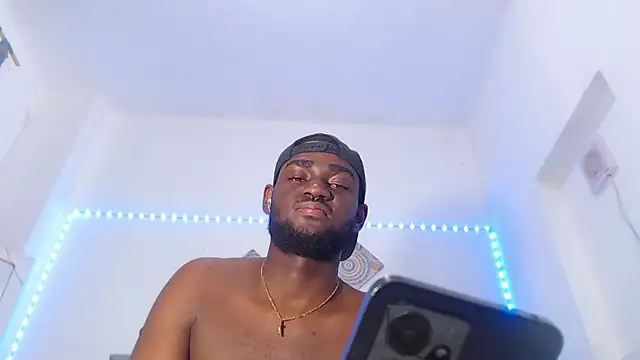 Snapshot of eebony_stallion chatting on 11/27/25, 07:32 eebony stallion online show from 11/27/25, 07:32