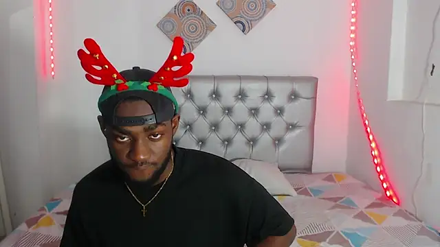 Snapshot of eebony_stallion chatting on 12/03/25, 06:17 eebony stallion online show from 12/03/25, 06:17