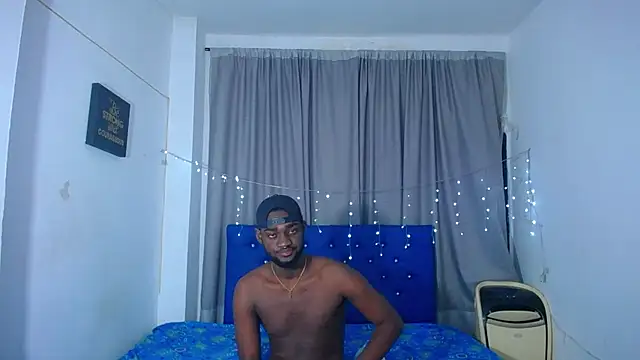 Snapshot of eebony_stallion chatting on 12/05/25, 10:46 eebony stallion online show from 12/05/25, 10:46