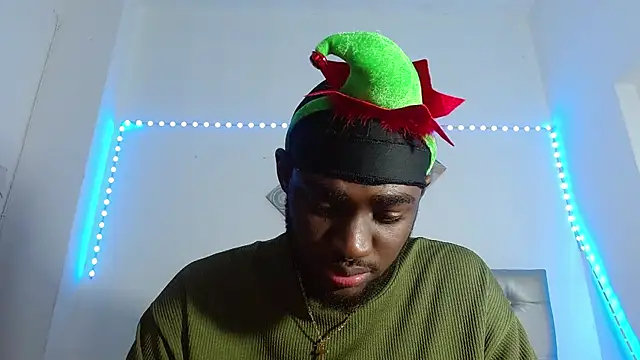 Snapshot of eebony_stallion chatting on 12/17/25, 12:05 eebony stallion online show from 12/17/25, 12:05