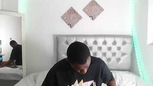 Snapshot of eebony_stallion chatting on 01/05/26, 06:22 eebony stallion online show from 01/05/26, 06:22