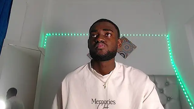 Snapshot of eebony_stallion chatting on 01/08/26, 06:21 eebony stallion online show from 01/08/26, 06:21