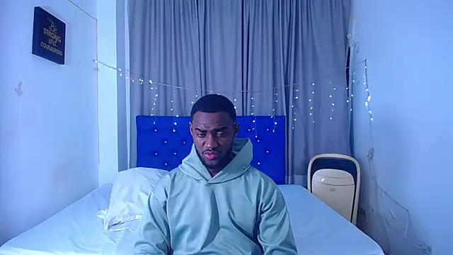 Snapshot of eebony_stallion chatting on 01/13/26, 02:39 eebony stallion online show from 01/13/26, 02:39