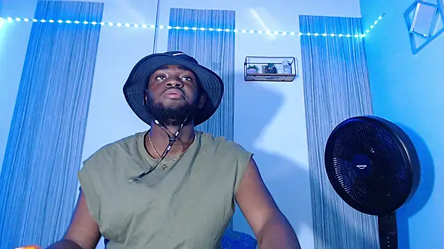 Snapshot of eebony_stallion chatting on 02/13/26, 11:34 eebony stallion online show from 02/13/26, 11:34