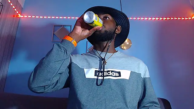 Snapshot of eebony_stallion chatting on 02/26/26, 03:27 eebony stallion online show from 02/26/26, 03:27