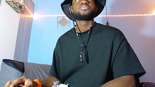 Snapshot of eebony_stallion chatting on 03/03/26, 07:31 eebony stallion online show from 03/03/26, 07:31