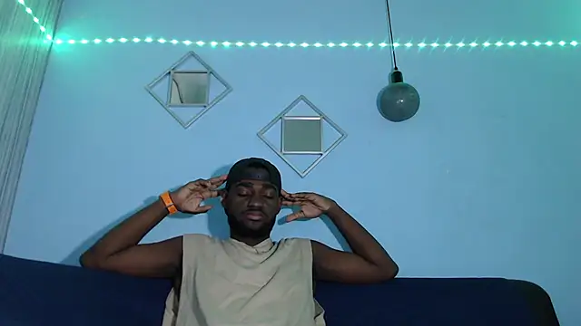 Snapshot of eebony_stallion chatting on 03/20/26, 03:22 eebony stallion online show from 03/20/26, 03:22