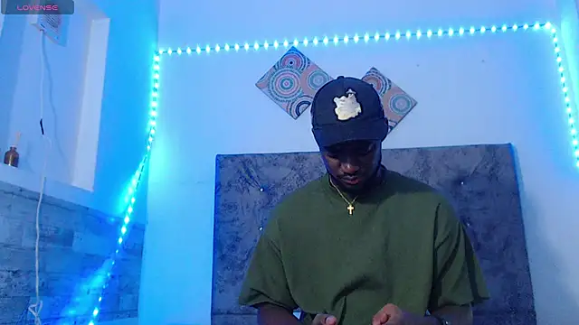 Snapshot of eebony_stallion chatting on 06/21/26, 02:58 eebony stallion online show from 06/21/26, 02:58