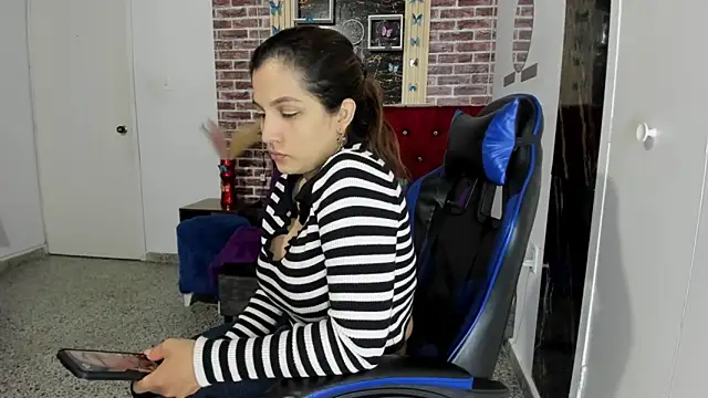 Snapshot of Jessica_ly90 chatting on 10/31/25, 01:23 Jessica ly90 online show from 10/31/25, 01:23