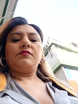 Nataly Foley online show from 10/30/25, 11:44