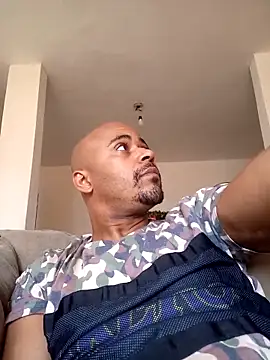 Snapshot of reisloko chatting on 11/16/25, 12:11 reisloko online show from 11/16/25, 12:11