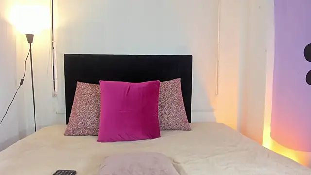 LunaVelvet777 online show from 01/12/26, 06:57