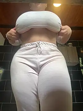 Snapshot of kattaleya14 chatting on 03/31/26, 03:34 kattaleya14 online show from 03/31/26, 03:34