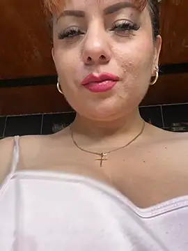 Snapshot of kattaleya14 chatting on 04/01/26, 02:25 kattaleya14 online show from 04/01/26, 02:25