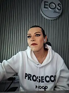 Lilith Zamara online show from 11/26/25, 01:17