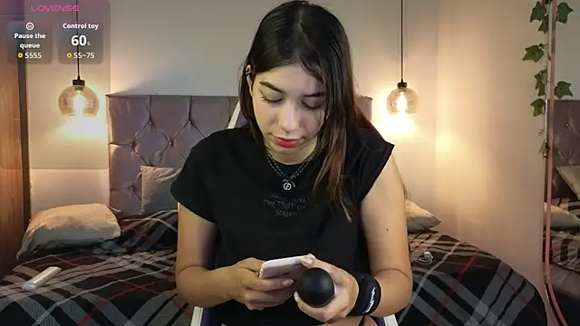 lila min online show from 09/15/25, 01:55