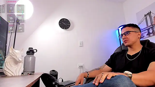 Dash Bukoski online show from 11/25/25, 12:38