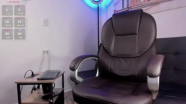 Dash Bukoski online show from 12/13/25, 07:53