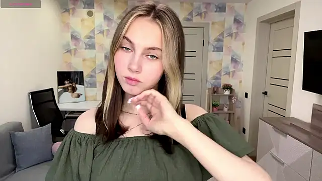 Snapshot of NylaNadler chatting on 02/25/26, 06:01 NylaNadler online show from 02/25/26, 06:01