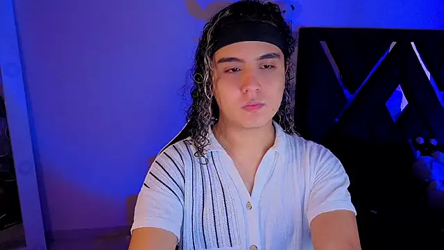 Snapshot of derek_greyy_ chatting on 03/18/26, 11:24 derek greyy online show from 03/18/26, 11:24