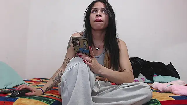 Snapshot of toxic_sweet_ chatting on 10/28/25, 01:09 toxic sweet online show from 10/28/25, 01:09