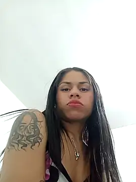 Snapshot of toxic_sweet_ chatting on 11/25/25, 05:07 toxic sweet online show from 11/25/25, 05:07