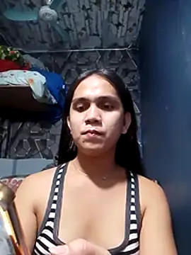 Snapshot of lexyyr17 chatting on 03/18/26, 02:47 lexyyr17 online show from 03/18/26, 02:47