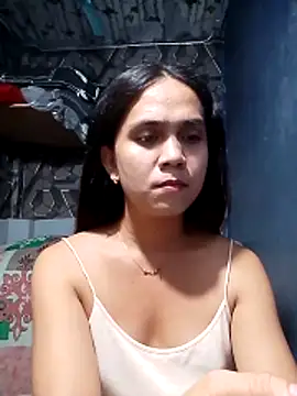 Snapshot of lexyyr17 chatting on 04/18/26, 01:53 lexyyr17 online show from 04/18/26, 01:53