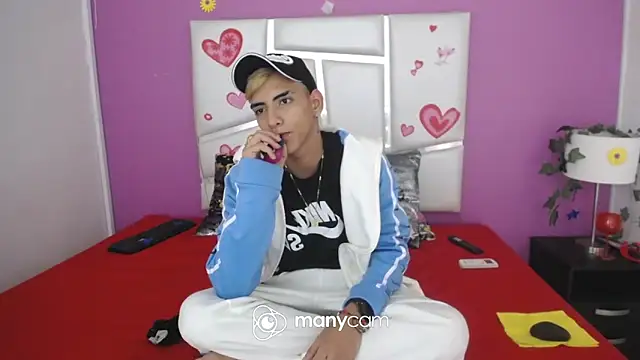 SkyAndSeth online show from 10/18/25, 03:24