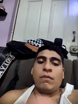 Snapshot of Rtmh1250 chatting on 10/23/25, 02:33 Rtmh1250 online show from 10/23/25, 02:33