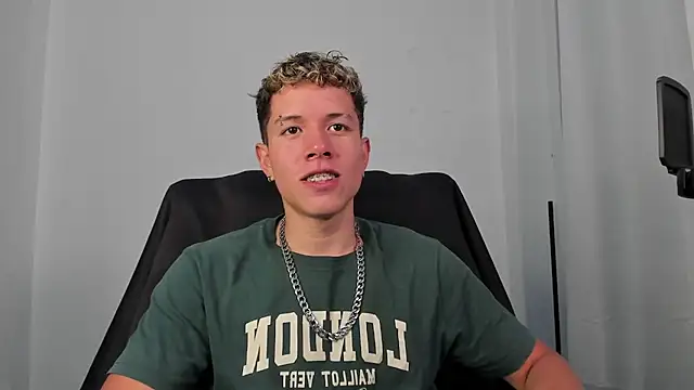 Snapshot of nathan_blake chatting on 01/14/26, 08:03 nathan blake online show from 01/14/26, 08:03